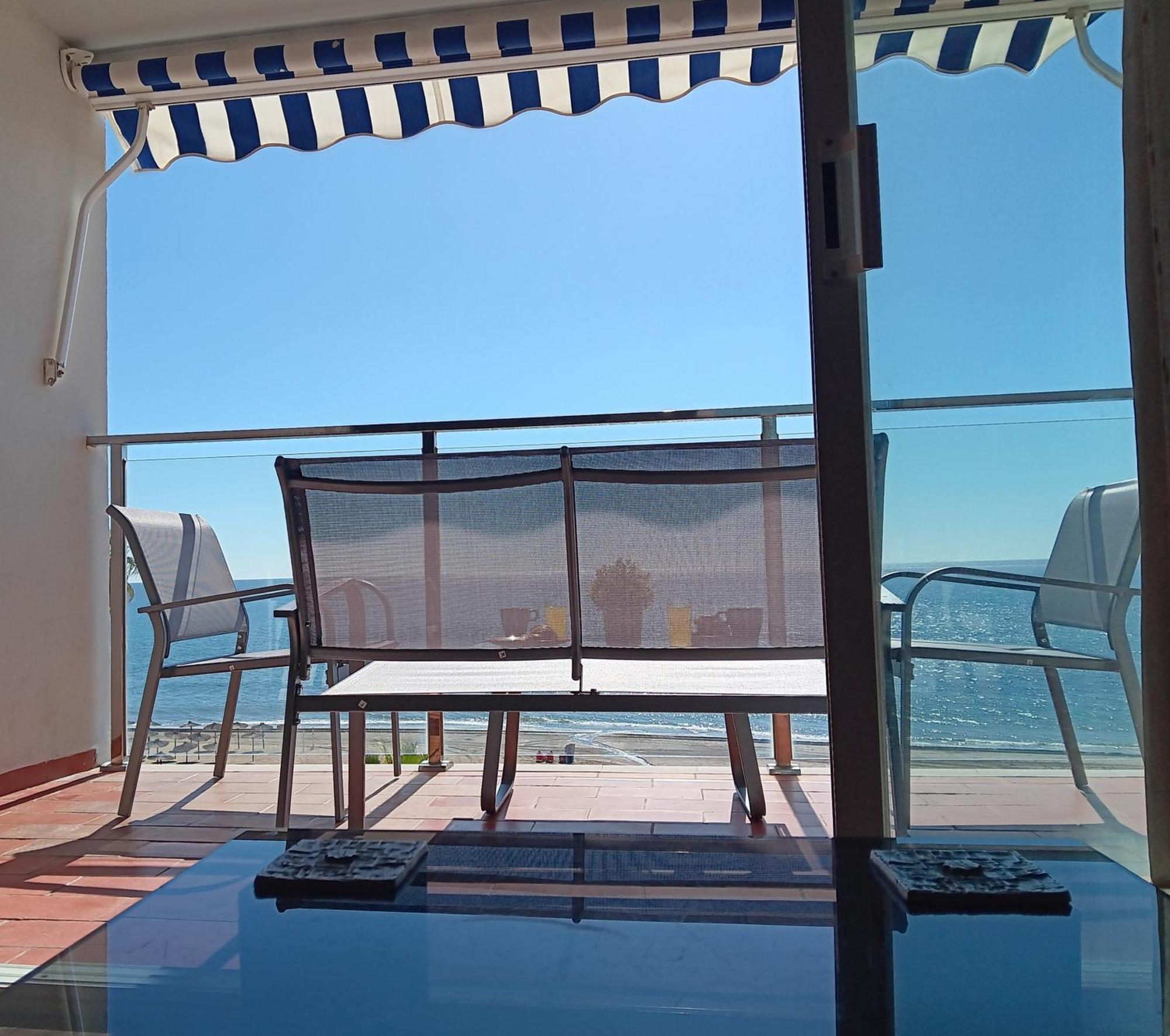 Alojamiento Iberia Playa เอสเตโปนา ภายนอก รูปภาพ